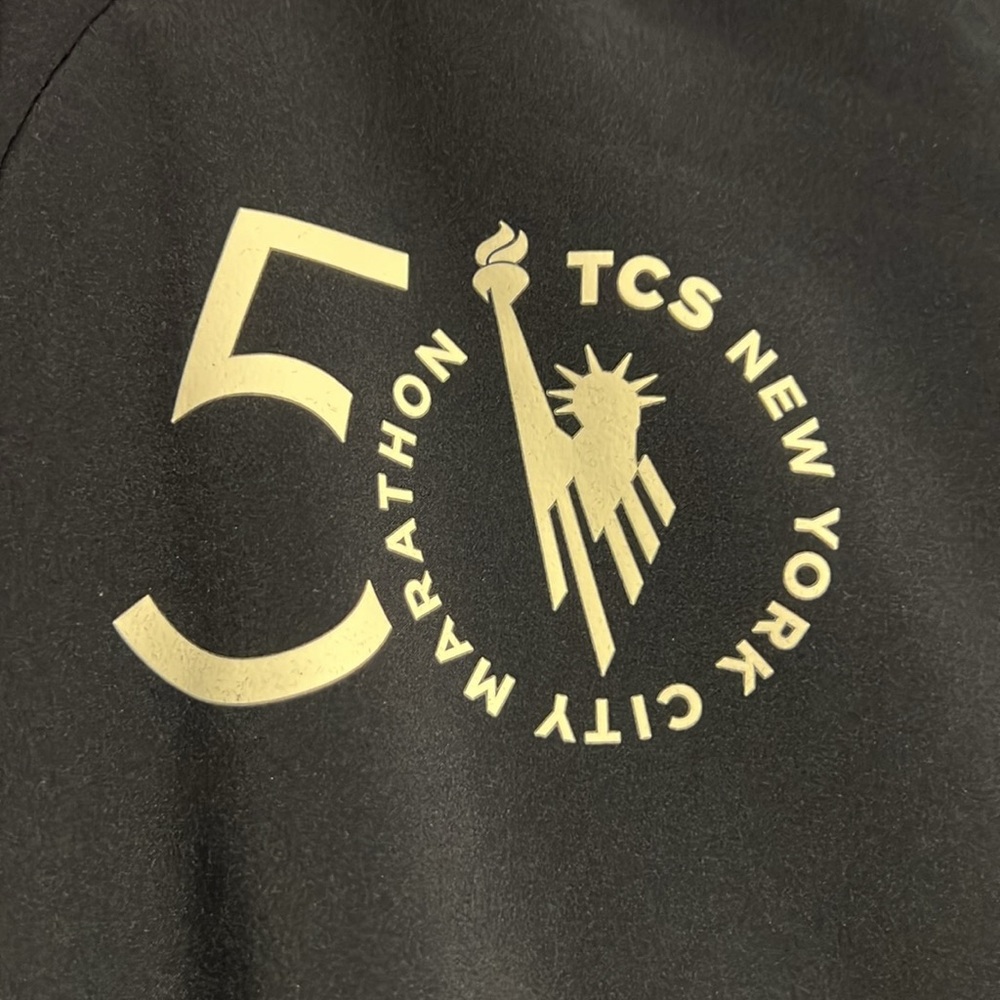 New York City Marathon 2020 2021 NYC 50th runners Jacket Windbreaker Rare NWOT - Picture 2 of 7